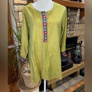 RUPEES SIZE LARGE LIME GREEN EMBROIDERED 3/4 SLEEVE TUNIC TOP